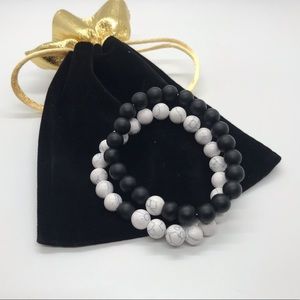 White marble howlite and black beads bracelet